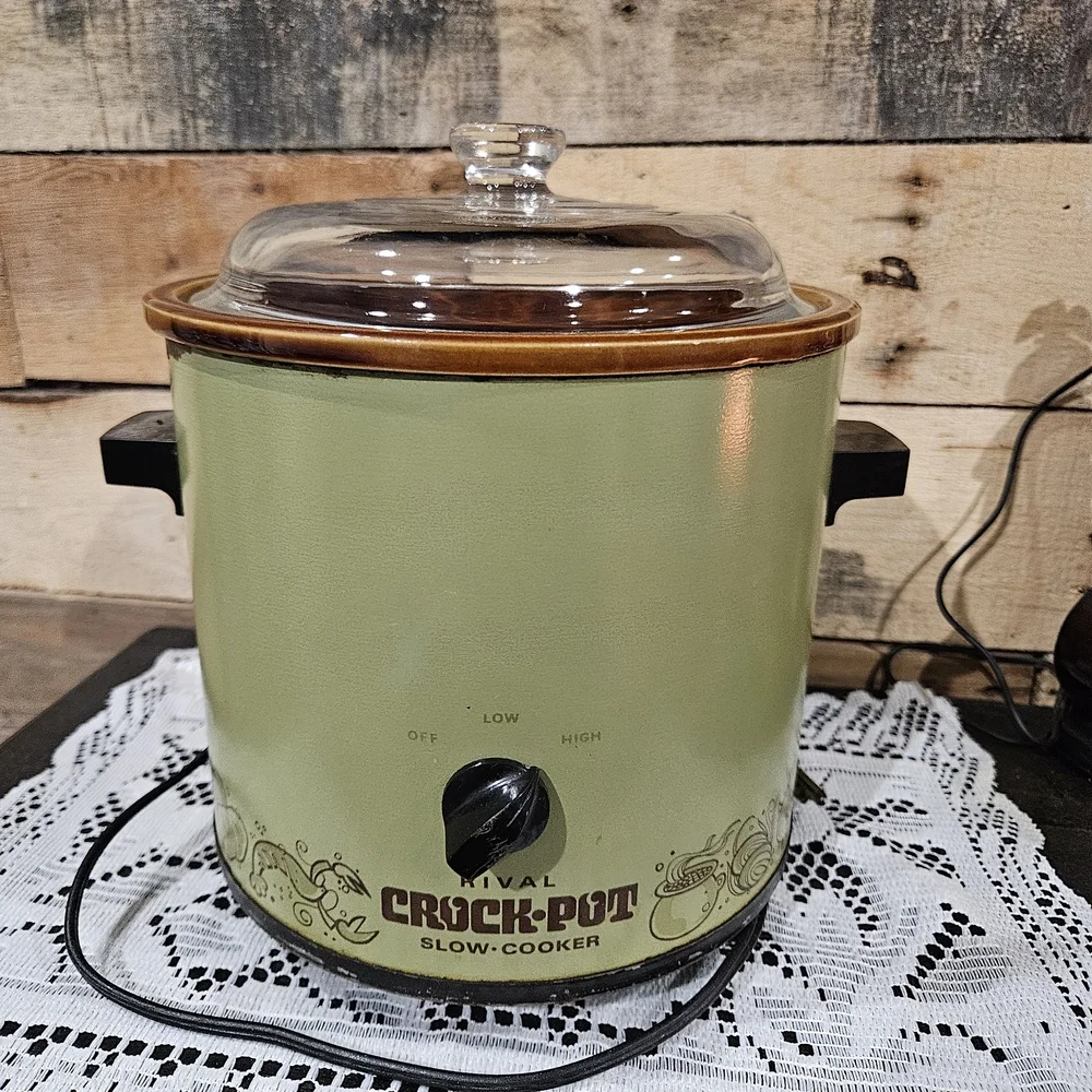 Vintage Rival Crock-Pot Slow Cooker in Avocado Green